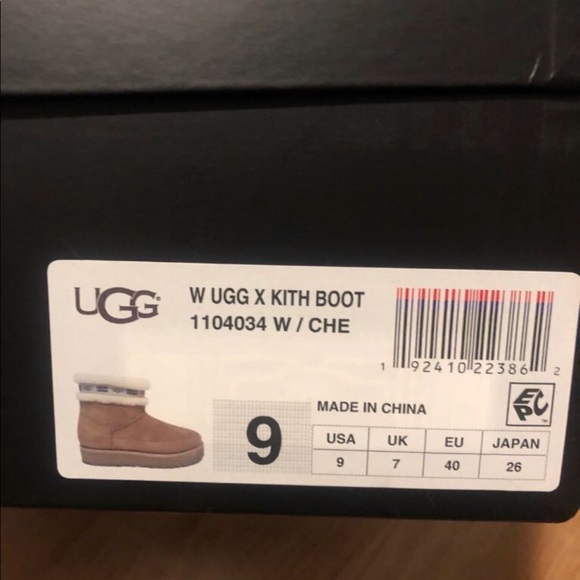 Kith X Uggz new never worn